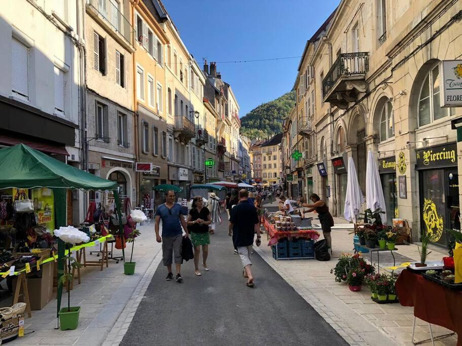 Charmant Logement & Terrasse Au Centre Historique Saint-Claude Zewnętrze zdjęcie