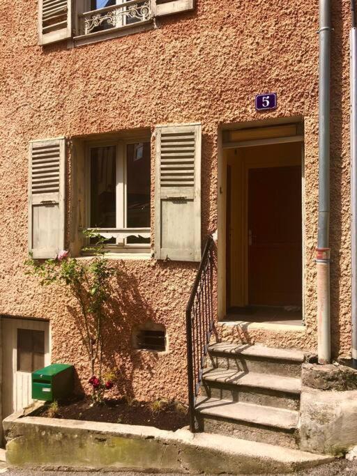 Charmant Logement & Terrasse Au Centre Historique Saint-Claude Zewnętrze zdjęcie
